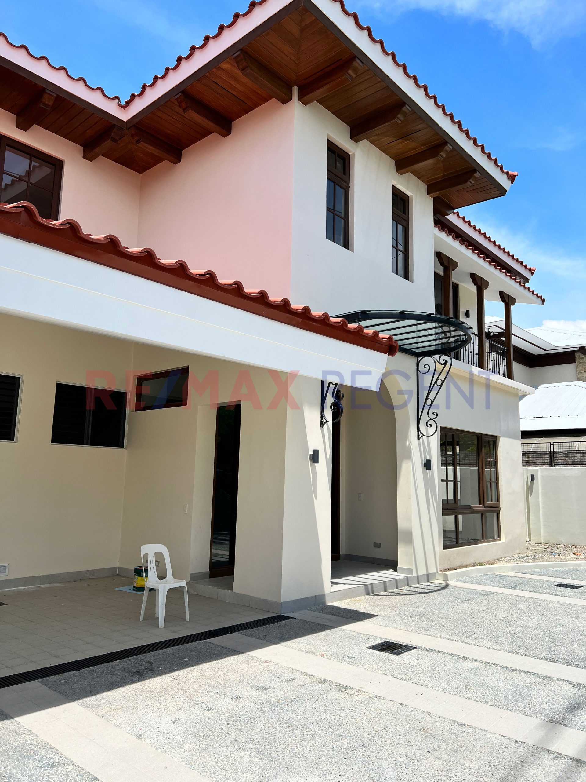 House For Sale in Ayala Alabang, Muntinlupa