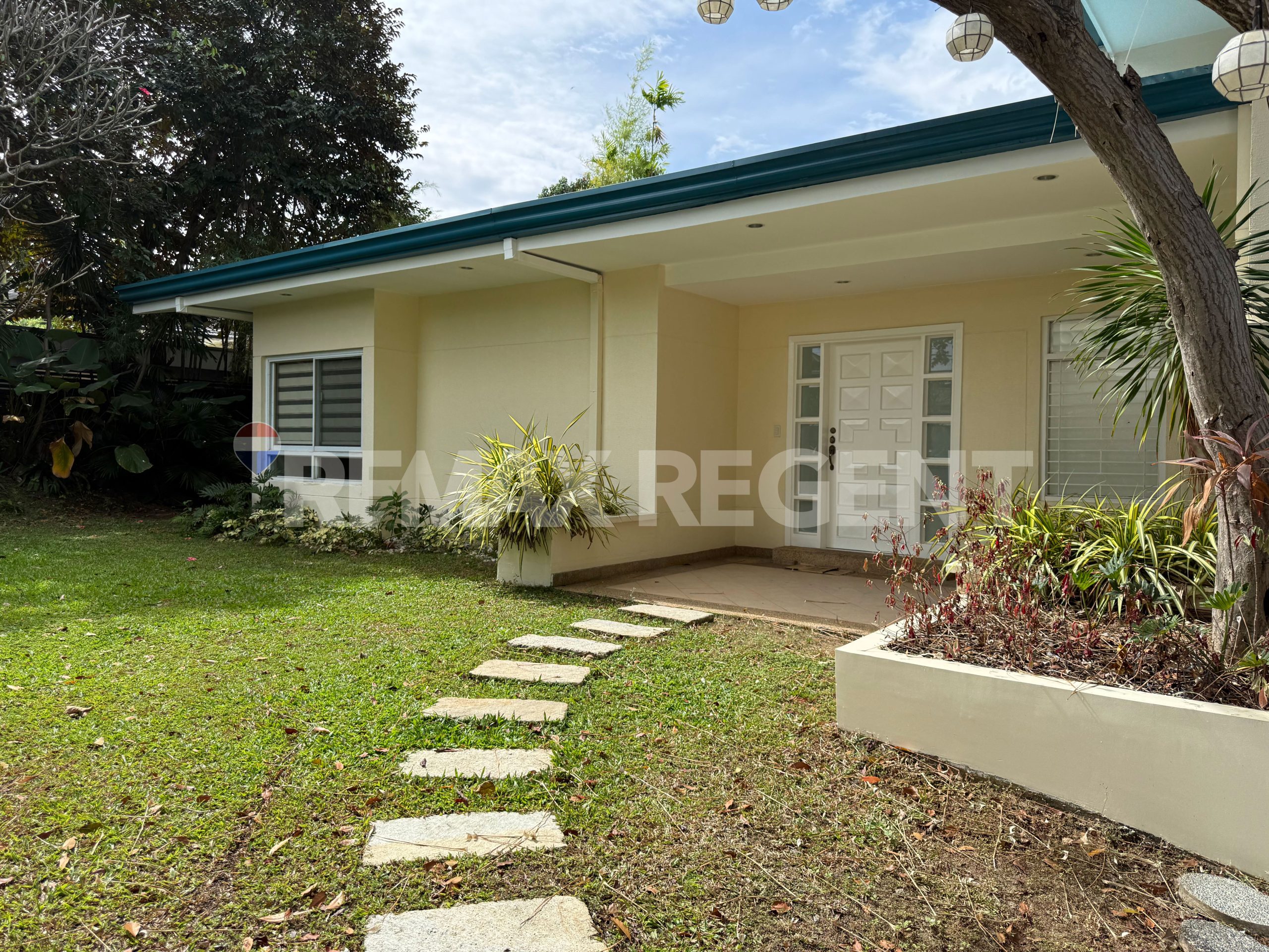 House for Rent in Dasmarinas Village, Makati City