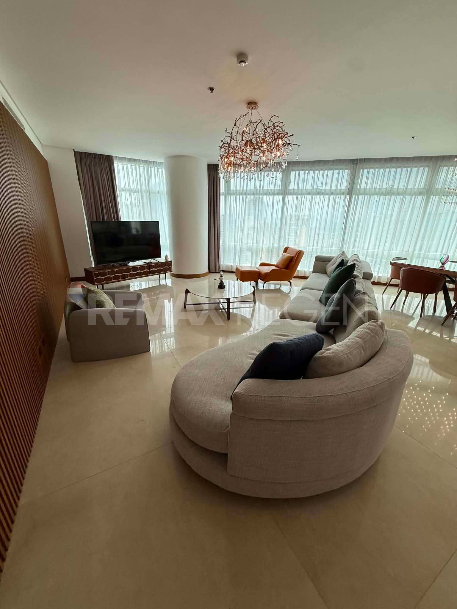 Condominium for Rent in Two Roxas Triangle, Makati City