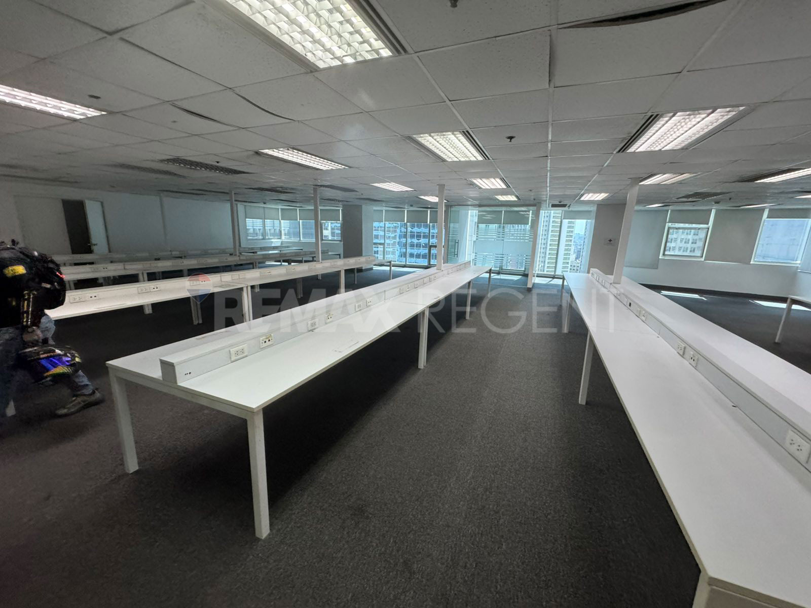Office Space for Lease in Multinational Building, Makati City