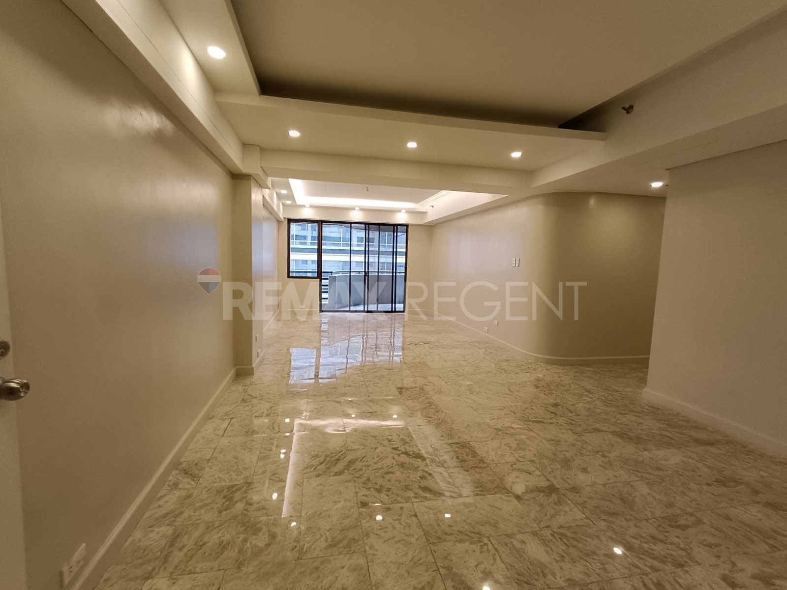 Condominium for Lease in Parc Regent, Makati City