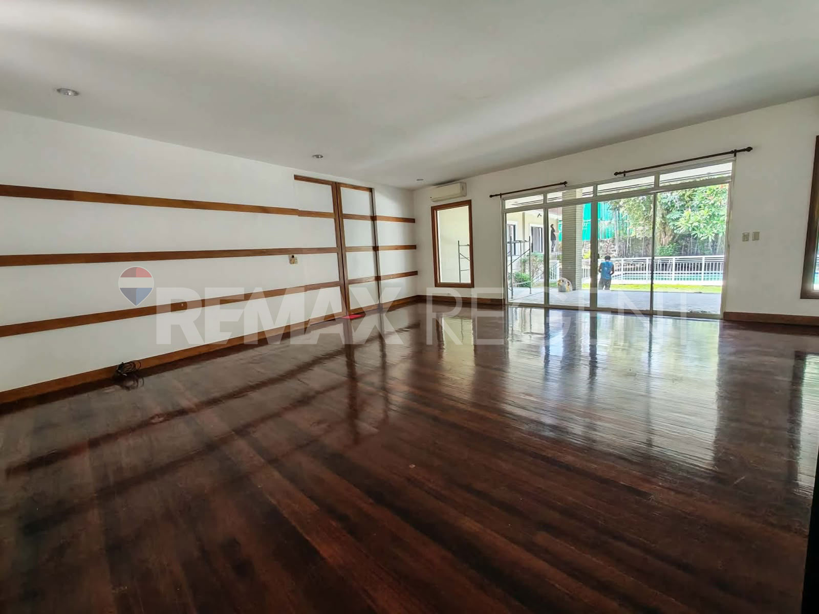 House For Rent in Urdaneta Village, Makati City